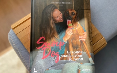 De cover van het boek 'Snoep Dog, gezonde snacks voor je hond'van Laurence van Tongerloo, uitgeverij Lannoo